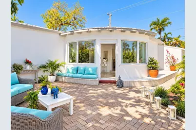 6910 Rue Notre Dame, Miami Beach, FL 33141 - Photo 2