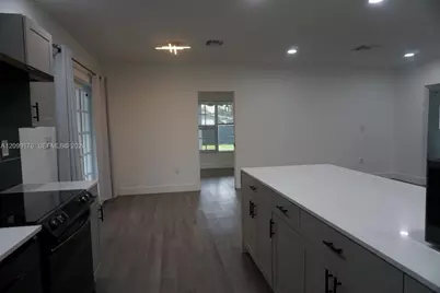 305 NW 122nd St, North Miami, FL 33168 - Photo 14