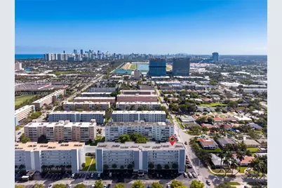 320 NE 12th Ave #703, Hallandale Beach, FL 33009 - Photo 4