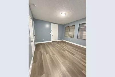 301 SW 10th Ave #4, Miami, FL 33130 - Photo 4