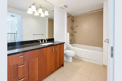 300 S Biscayne Blvd #L-406, Miami, FL 33131 - Photo 12