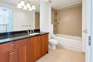 300 S Biscayne Blvd, Miami, FL 33131 - Photo 12