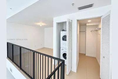 300 S Biscayne Blvd #L-406, Miami, FL 33131 - Photo 10
