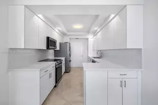 2000 Island Blvd, Aventura, FL 33160 - Photo 6