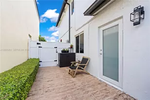 8219 SW 163rd Ct, Miami, FL 33193 - Photo 42