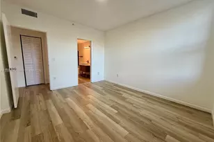 19901 E Country Club Dr, Aventura, FL 33180 - Photo 8