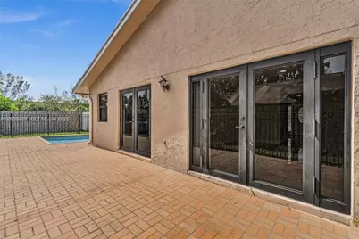 7480 NW 37th Ct, Lauderhill, FL 33319 - Photo 8