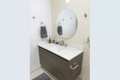 234 NE 3rd St #2202, Miami, FL 33132 - Photo 10