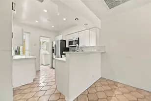 137 NE 1st Ct, Dania Beach, FL 33004 - Photo 12