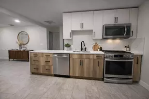 6782 SW 25th St, Miami, FL 33155 - Photo 4
