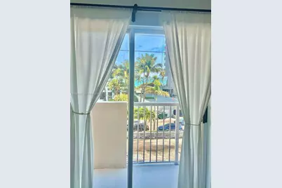 6801 Harding Ave #412, Miami Beach, FL 33141 - Photo 2