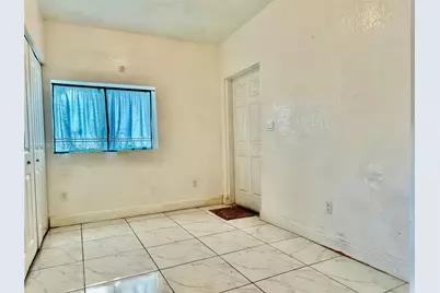 1284 NW 39 St, Miami, FL 33142 - Photo 18