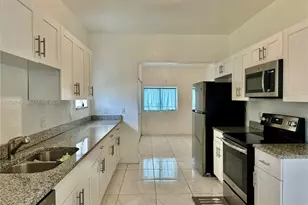1284 NW 39th St, Miami, FL 33142 - Photo 10