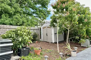 1284 NW 39th St, Miami, FL 33142 - Photo 4