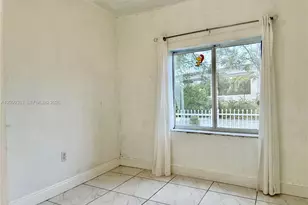 1284 NW 39th St, Miami, FL 33142 - Photo 16