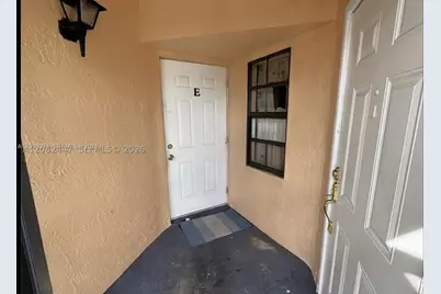 1190 Washington Cir #1190E, Homestead, FL 33034 - Photo 1