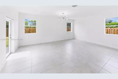 2208 SE 30th St, Homestead, FL 33035 - Photo 10
