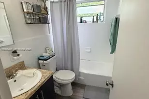 1607 NW 16th Ave, Miami, FL 33125 - Photo 4