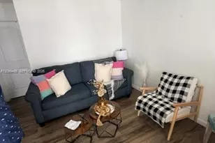 1607 NW 16th Ave, Miami, FL 33125 - Photo 2