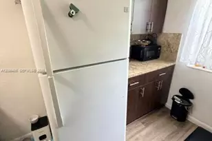 1607 NW 16th Ave, Miami, FL 33125 - Photo 10