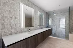 88 SW 7th St, Miami, FL 33130 - Photo 12