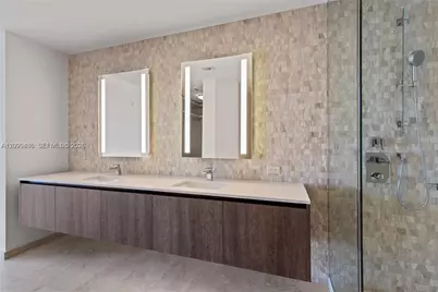 88 SW 7th St #904, Miami, FL 33130 - Photo 14