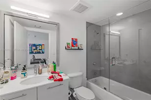 92 SW 3rd St, Miami, FL 33130 - Photo 24