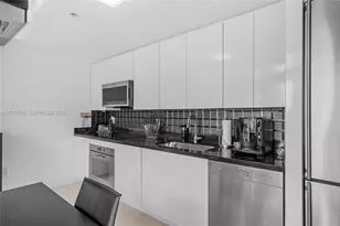 92 SW 3rd St, Miami, FL 33130 - Photo 10