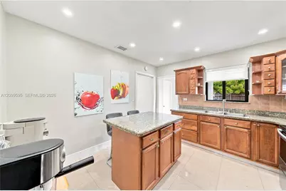 4041 W 8th Ave, Hialeah, FL 33012 - Photo 12