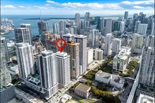 11 NE 6th St, Miami, FL 33132 - Photo 52