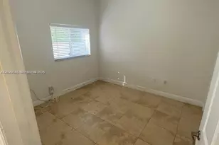 2485 W 5th Ct, Hialeah, FL 33010 - Photo 10