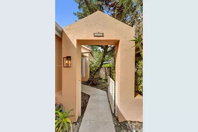 10149 NW 4th St, Plantation, FL 33324 - Photo 8