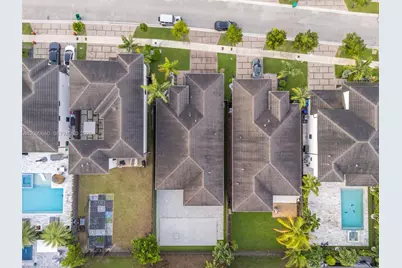8924 NW 161st Ter, Miami Lakes, FL 33018 - Photo 32