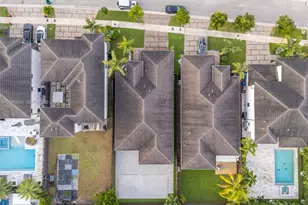 8924 NW 161st Terrace, Miami Lakes, FL 33018 - Photo 32