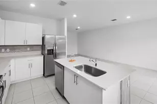 5534 NW 27th Pl, Lauderhill, FL 33313 - Photo 6