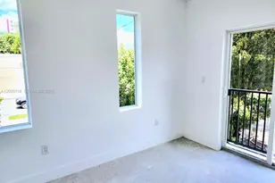 580 NW 34th St, Miami, FL 33127 - Photo 8