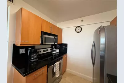 100 Lincoln Rd #848, Miami Beach, FL 33139 - Photo 8
