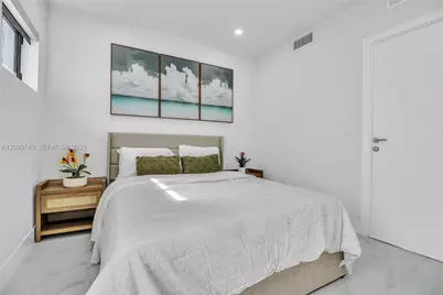 944 Jefferson Ave #15, Miami Beach, FL 33139 - Photo 12