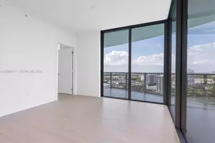 2411 Laguna Cir, Miami, FL 33180 - Photo 36