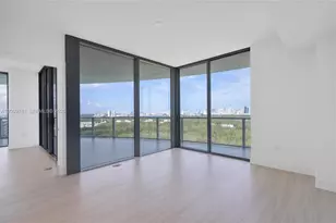 2411 Laguna Cir, Miami, FL 33180 - Photo 46
