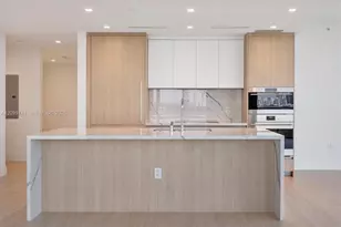 2411 Laguna Cir, Miami, FL 33180 - Photo 30