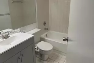570 S Park Rd, Hollywood, FL 33021 - Photo 8