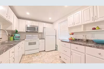 311 SE 3rd St #209, Dania Beach, FL 33004 - Photo 2
