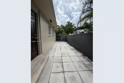 117 Carlisle Dr #a, Miami Springs, FL 33166 - Photo 4