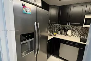 999 Brickell Bay Dr, Miami, FL 33131 - Photo 4