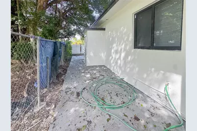 1427 NW 69th Ter, Miami, FL 33147 - Photo 22