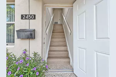 2450 NW 11th St #2450, Miami, FL 33125 - Photo 4