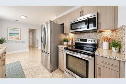 2450 NW 11th St #2450, Miami, FL 33125 - Photo 20