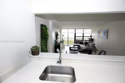 600 NE 36th St #1614, Miami, FL 33137 - Photo 6
