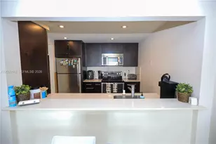 600 NE 36th St, Miami, FL 33137 - Photo 2